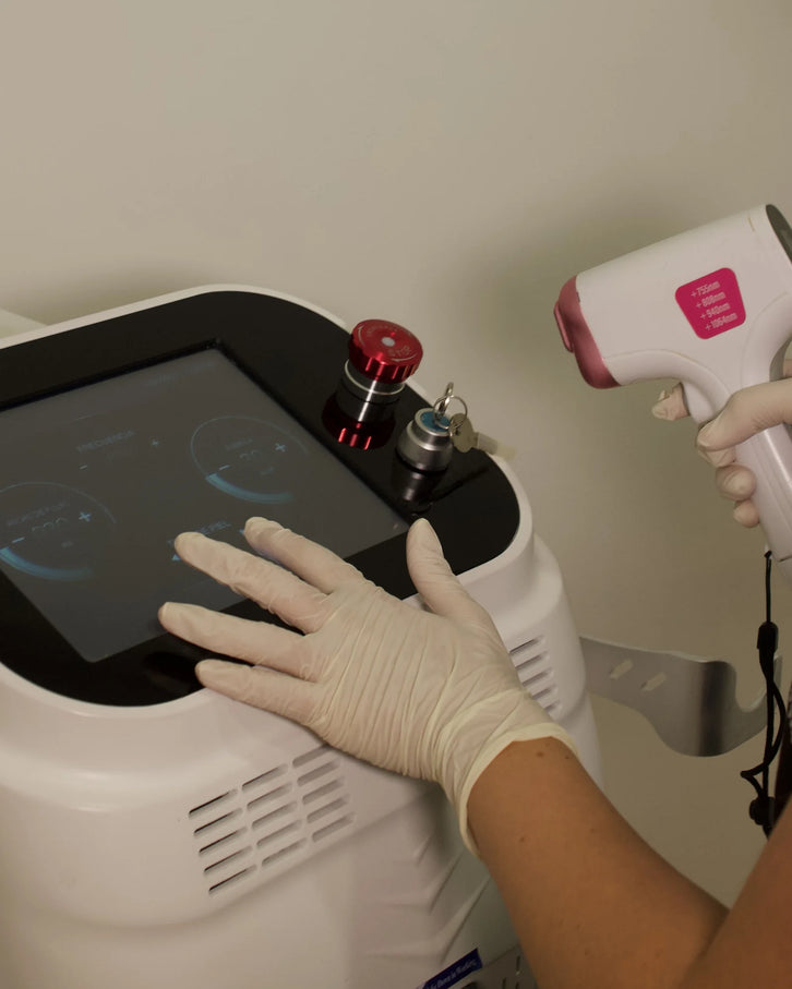 Equipo de láser Trionda y cabezal de aplicación en Glo&Beauty Badalona